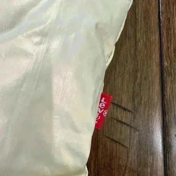 Levis Women's XL Shinny Ivory Puffer Jacket Sherpa
Lined Hooded Genuine Red Tab - Picture 2 of 13